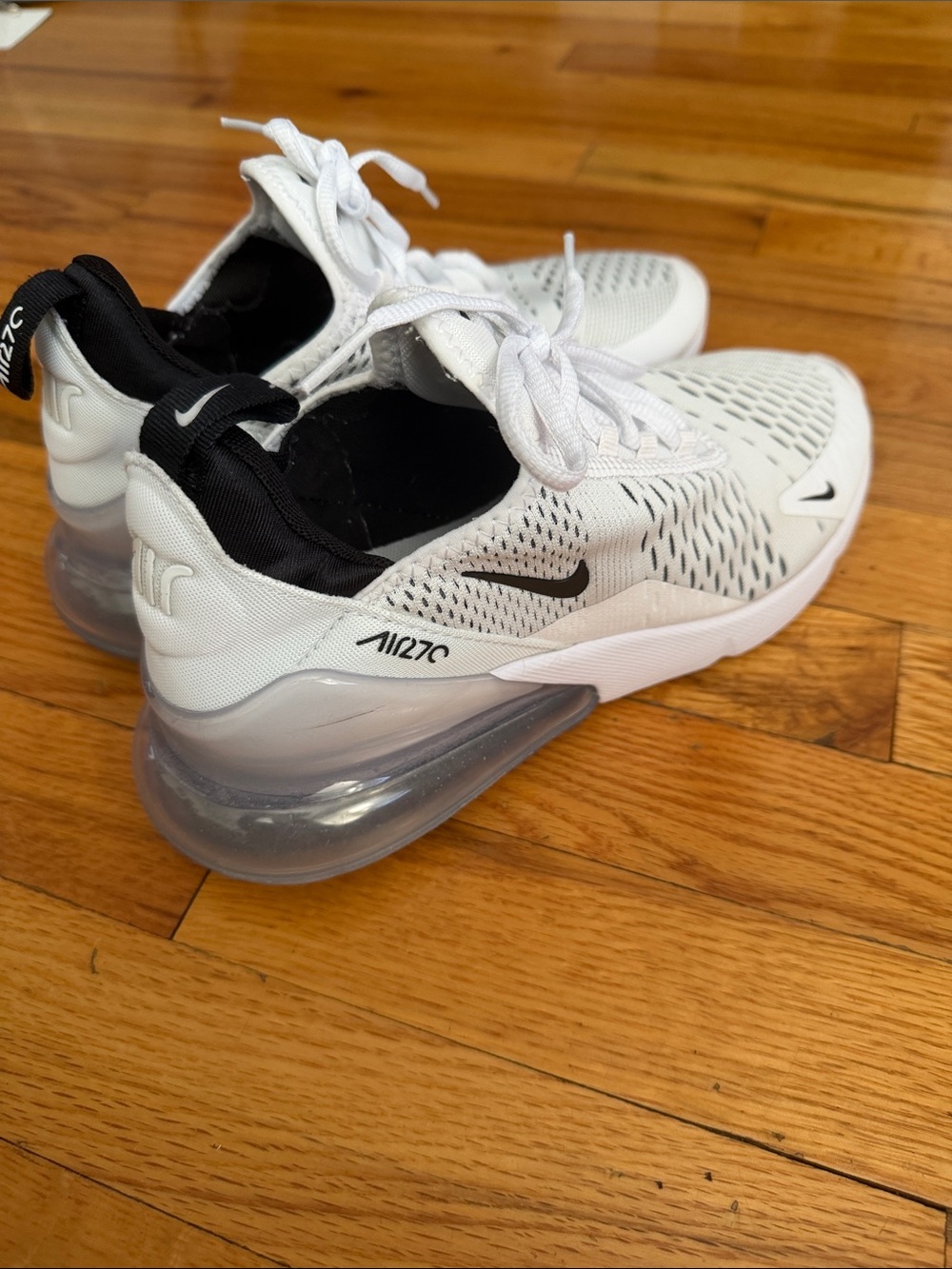 EUC Women’s Nike Air Max 270 White/Black Sneakers Sz 8